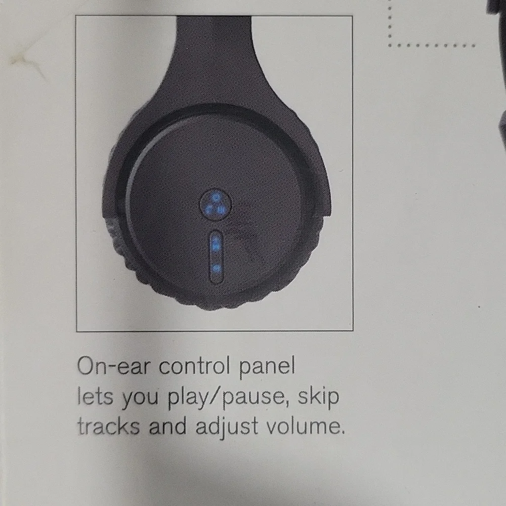 NIB Brookstone Black Compact Wireless Headphones